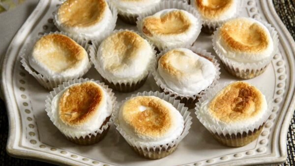 Bolinhos de S'mores de Manteiga de Amendoim com 5 Ingredientes