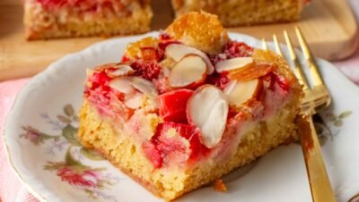 Barras de Frangipane de Morango e Ruibarbo