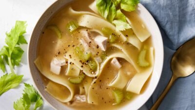 20 Receitas de Sopa Vintage que Vale a Pena Fazer Novamente (E Novamente, E Novamente)